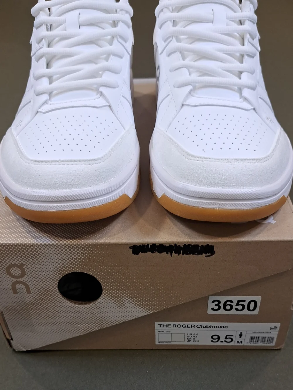 On Cloud - THE ROGER Clubhouse - Color: White/Ivory - Size: Men 9.5 - Picture 3 of 9